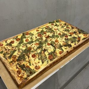 Feta-pinaatti levypiiras (L)
